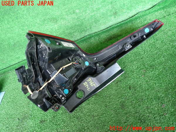 2UPJ-9231451530]ボルボ・V60(ZB420)右テールランプ 中古_2