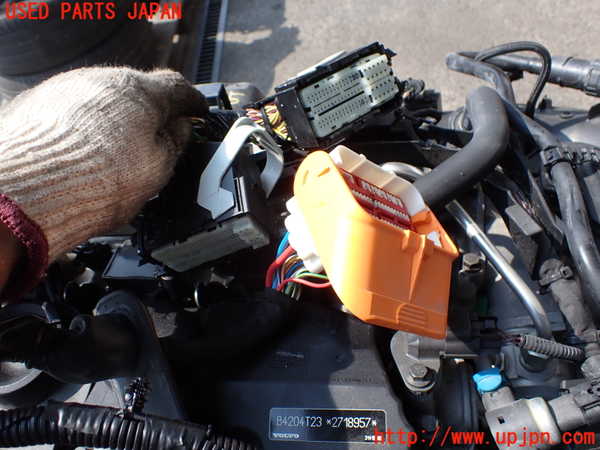 2UPJ-9231452010]ボルボ・V60(ZB420)エンジン B420 中古_4