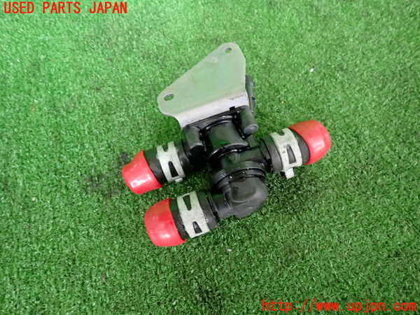 2UPJ-9231452110]ボルボ・V60(ZB420)ウォーターポンプ 中古_2