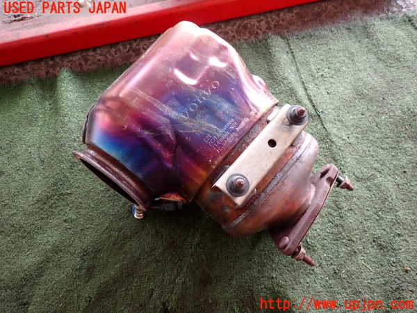 2UPJ-9231452661]ボルボ・V60(ZB420)触媒1 中古_2