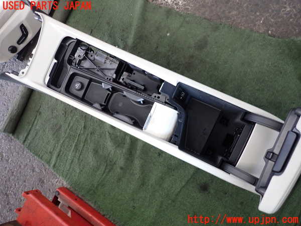 2UPJ-9231457540]ボルボ・V60(ZB420)センターコンソール 中古_3