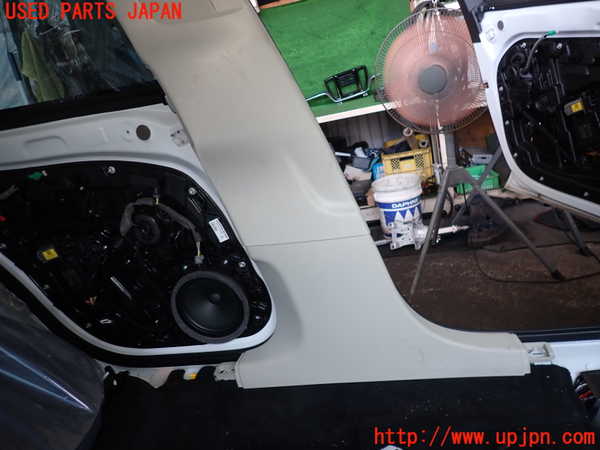 2UPJ-9231457670]ボルボ・V60(ZB420)左センターピラートリム 中古_3