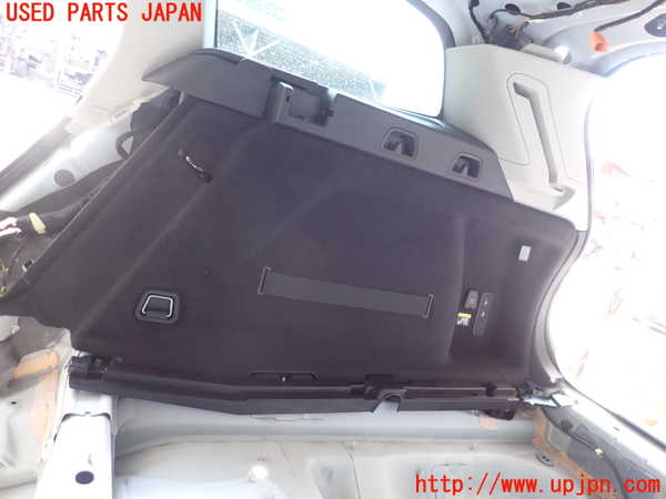2UPJ-9231457675]ボルボ・V60(ZB420)右リアピラートリム 中古_3