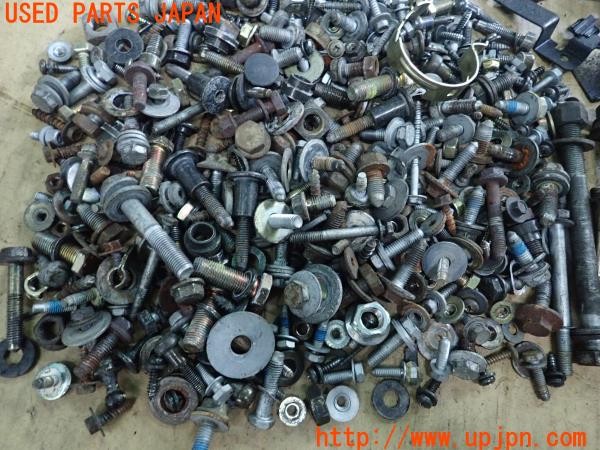 3UPJ=9231460720]アルファロメオ 156 GTA(932AXB)ネジ・ナット・ステー類 セット ジャンク_4