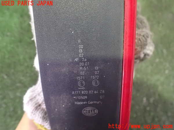 2UPJ-9231471530]ベンツ SLK200 コンプレッサー(171442)右テールランプ 中古_3