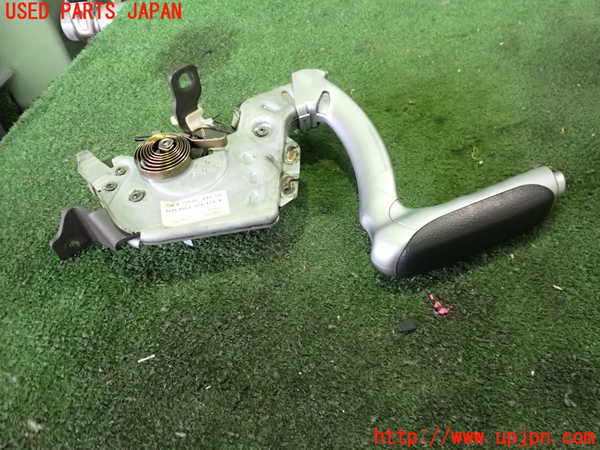 2UPJ-9231477550]ベンツ SLK200 コンプレッサー(171442)サイドブレーキレバー 中古_2