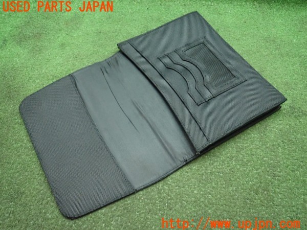 3UPJ=9231480801]アウディ TT クーペ 3.2クワトロ(8JBUBF)車検証入れ 取説ケース マニュアルケース 中古_4