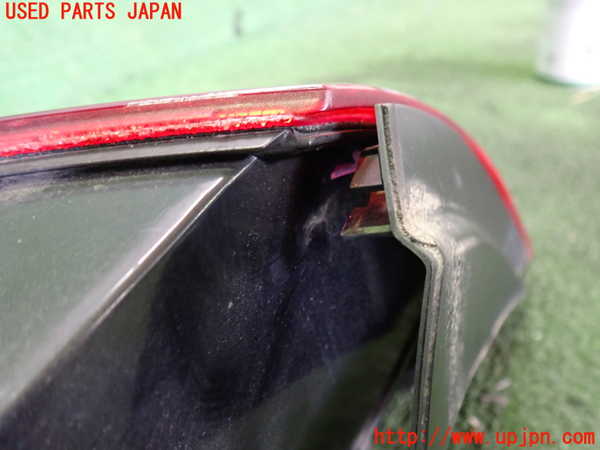 2UPJ-9231481530]アウディ・TT クーペ(8JBUBF)右テールランプ 中古_3