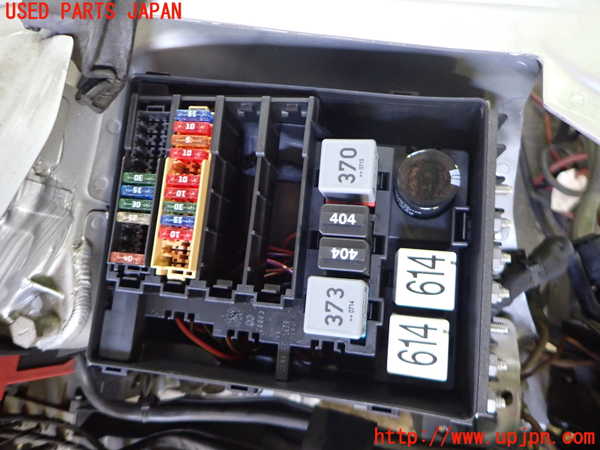 2UPJ-9231486741]アウディ・TT クーペ(8JBUBF)ヒューズボックス1 中古_2