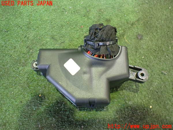 2UPJ-9231486742]アウディ・TT クーペ(8JBUBF)ヒューズボックス2 中古_2
