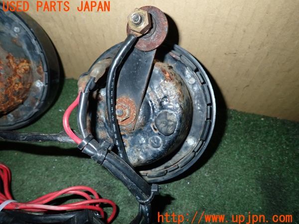 3UPJ=9231500563]三菱 ジープ(J53)BOSCH ボッシュ ホーン クラクション 社外エンブレム付き 中古_5
