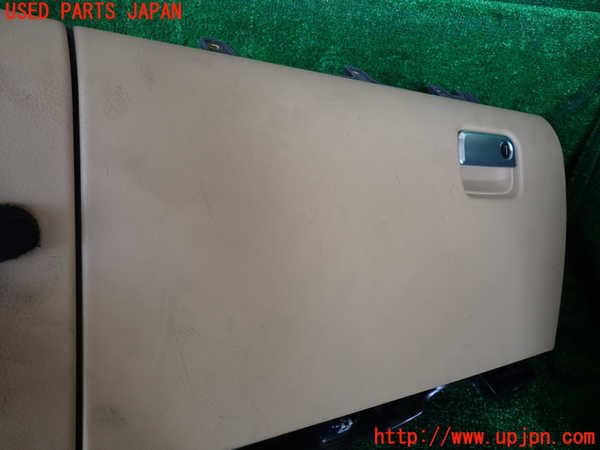 1UPJ-9231517516]ポルシェ・カイエン(92AM5502)グローブボックス1 中古_3
