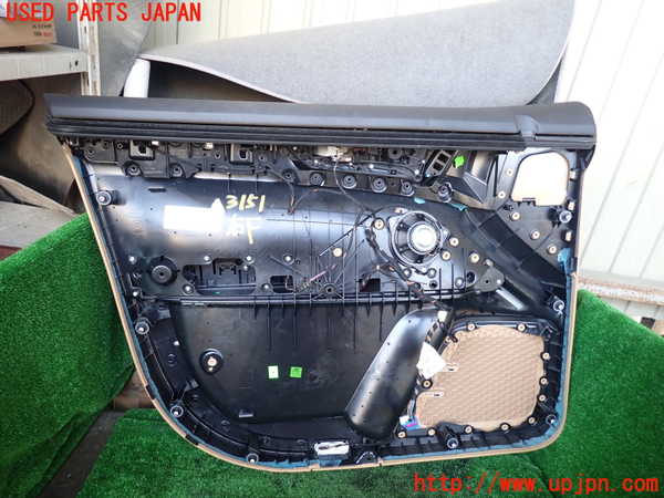 1UPJ-9231511234]ポルシェ・カイエン(92AM5502)右前ドア内張り 中古_4