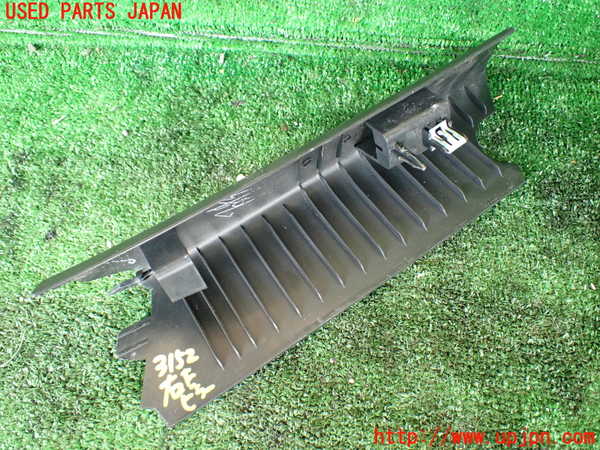 1UPJ-9231527655]ジープ・ラングラー アンリミテッド(JK36L)右フロントピラートリム 中古_2