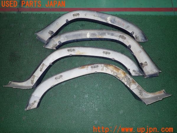 3UPJ=9231530011]ハイラックスサーフ SSR-X(VZN130G)純正 オーバーフェンダー FRP 1台分 中古_3