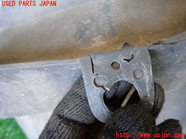 1UPJ-9231531454]ハイラックスサーフ N130系 4ドア(VZN130G)右リアマッドガード(泥除け) 中古_3