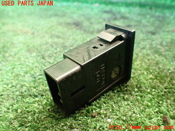 1UPJ-9231536290]ハイラックスサーフ N130系 4ドア(VZN130G)ハザードスイッチ 中古_2