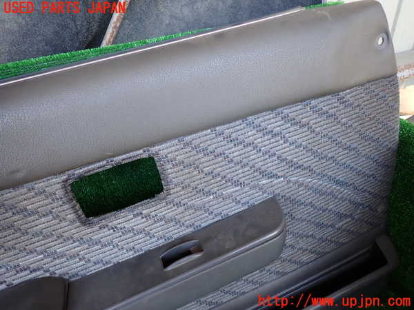 1UPJ-9231531264]ハイラックスサーフ N130系 4ドア(VZN130G)左前ドア内張り 中古_2