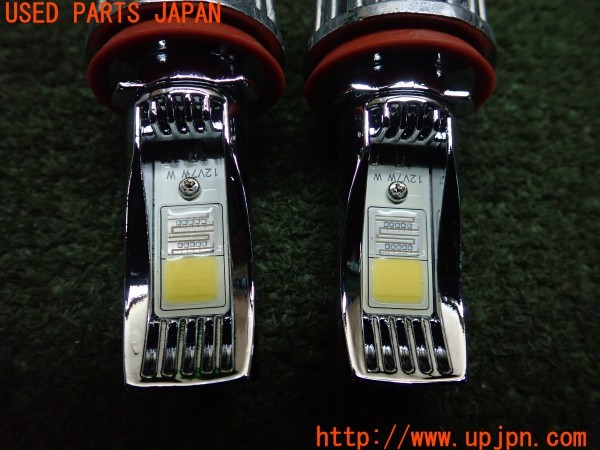 3UPJ=9231550505]ヴォクシー(ZRR80W)KOITO LEDバルブ フォグランプ 12V 7W 中古_3