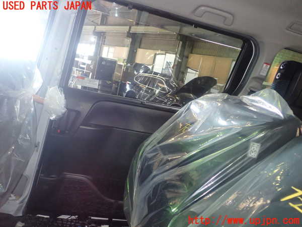 1UPJ-9231551290]ヴォクシー(ノア)(ZRR80W)右後ドア ジャンク NSG M31Q8_5