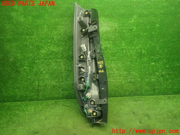 1UPJ-9231551530]ヴォクシー(ノア)(ZRR80W)右テールランプ 中古_2
