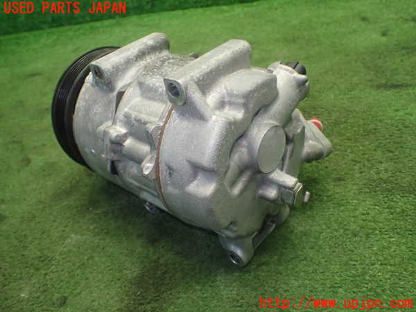 1UPJ-9231556025]ヴォクシー(ノア)(ZRR80W)エアコンコンプレッサー 中古_2