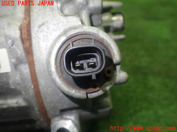 1UPJ-9231556025]ヴォクシー(ノア)(ZRR80W)エアコンコンプレッサー 中古_3