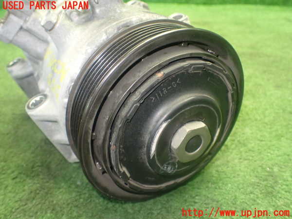 1UPJ-9231556025]ヴォクシー(ノア)(ZRR80W)エアコンコンプレッサー 中古_4