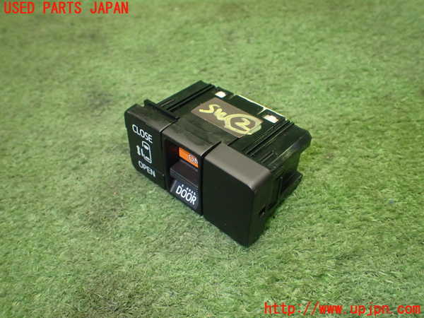 1UPJ-9231556307]ヴォクシー(ノア)(ZRR80W)スイッチ2(スライドドア　パワードア) 中古_2