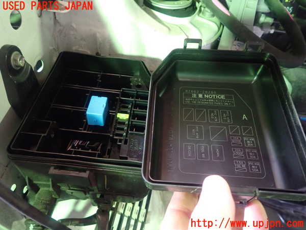 1UPJ-9231556742]ヴォクシー(ノア)(ZRR80W)ヒューズボックス2(エンジンルーム内) 中古_2