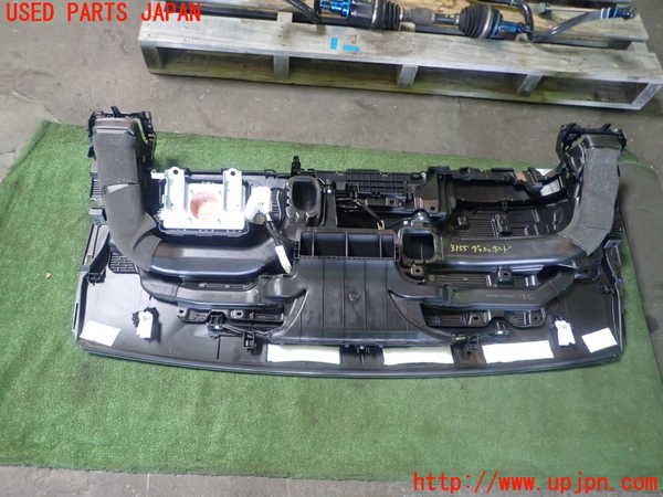 1UPJ-9231557505]ヴォクシー(ノア)(ZRR80W)ダッシュボード 中古_4