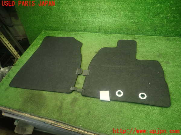 1UPJ-9231557800]ヴォクシー(ノア)(ZRR80W)フロアマット 中古_2