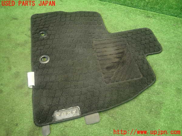 1UPJ-9231557800]ヴォクシー(ノア)(ZRR80W)フロアマット 中古_3