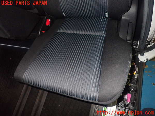 1UPJ-9231557175]ヴォクシー(ノア)(ZRR80W)左2列目シート 中古_3