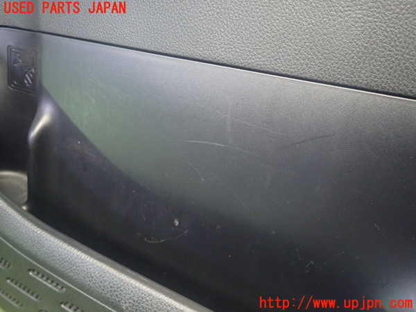 1UPJ-9231551234]ヴォクシー(ノア)(ZRR80W)右前ドア内張り 中古_4