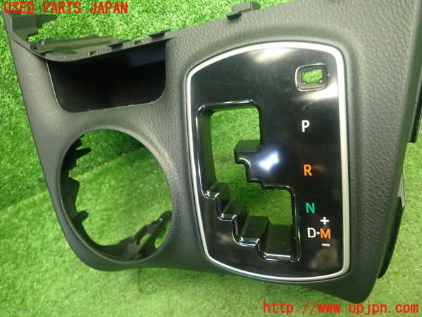 1UPJ-9231557692]ヴォクシー(ノア)(ZRR80W)内装トリム類2 中古_3