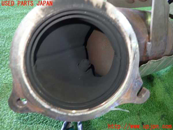 1UPJ-9231562661]ボルボ・XC60(DB4204TXC)触媒1 中古_4