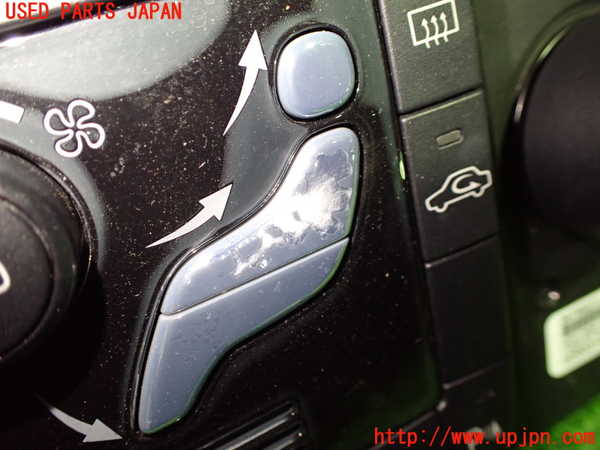1UPJ-9231566066]ボルボ・XC60(DB4204TXC)エアコンスイッチ1 中古_2