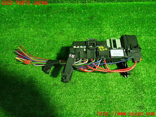 1UPJ-9231566742]ボルボ・XC60(DB4204TXC)ヒューズボックス2 中古_5