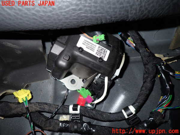 1UPJ-9231567385]ボルボ・XC60(DB4204TXC)リアシート 中古_4
