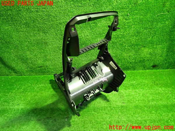 1UPJ-9231567549]ボルボ・XC60(DB4204TXC)コンソール 中古_3