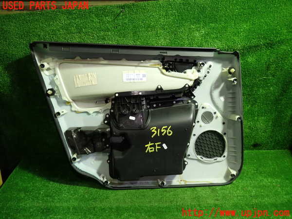 1UPJ-9231561234]ボルボ・XC60(DB4204TXC)右前ドア内張り 中古_4