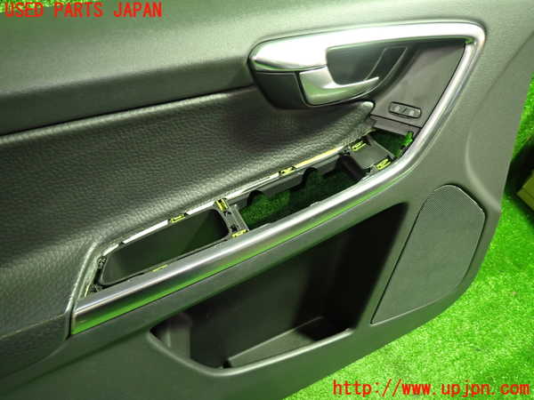 1UPJ-9231561264]ボルボ・XC60(DB4204TXC)左前ドア内張り 中古_2