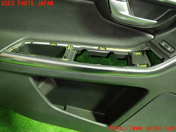 1UPJ-9231561264]ボルボ・XC60(DB4204TXC)左前ドア内張り 中古_3