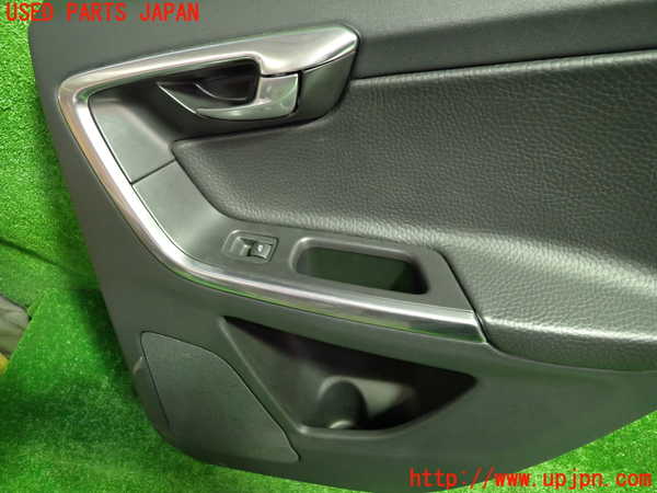 1UPJ-9231561294]ボルボ・XC60(DB4204TXC)右後ドア内張り 中古_2