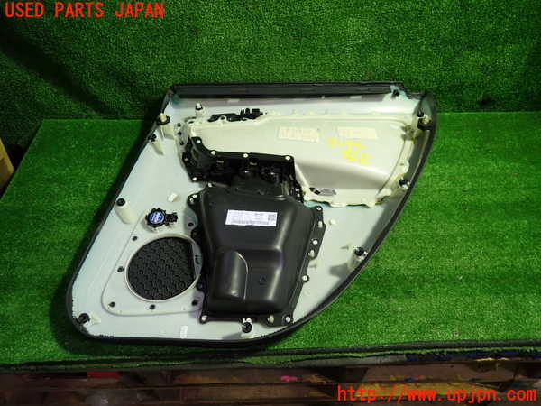 1UPJ-9231561324]ボルボ・XC60(DB4204TXC)左後ドア内張り 中古_3