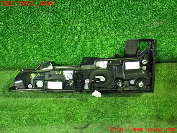 1UPJ-9231571552]ノア(ヴォクシー)(MZRA90W)左リアフィニッシャー 中古_2