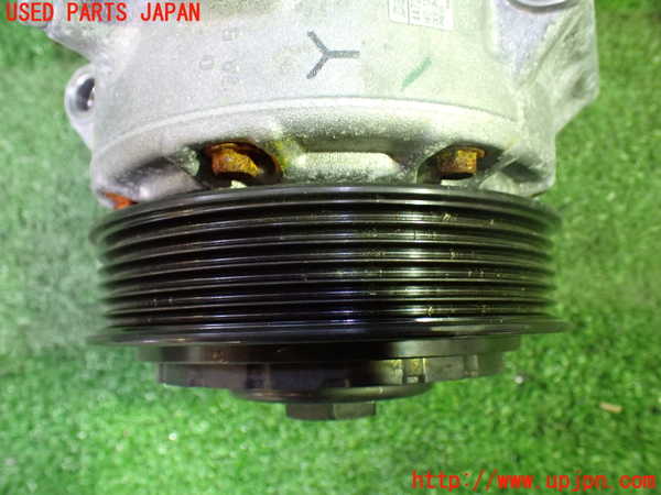 5UPJ-9231576025]ノア(ヴォクシー)(MZRA90W)エアコンコンプレッサー 中古_2