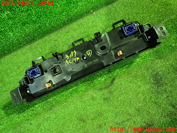 5UPJ-9231576066]ノア(ヴォクシー)(MZRA90W)エアコンスイッチ1 中古_2