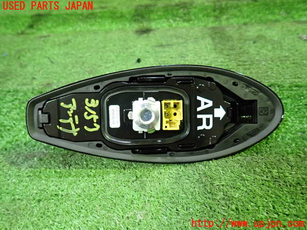 5UPJ-9231576550]ノア(ヴォクシー)(MZRA90W)アンテナ 中古_3